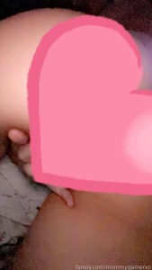 Fingering myself til i cum i was so wet