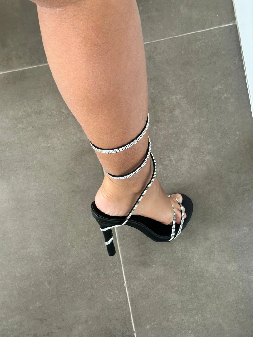 Video in heels 