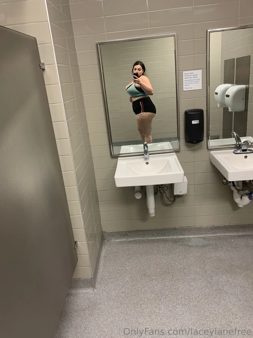 Only 22 spots left for 3 on onlyfans com bbwlaceylane thank you guys 