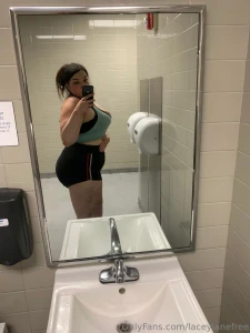 Like if i should post more booty pics