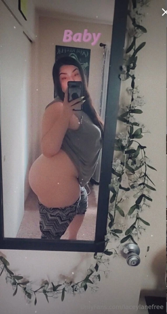 Like if i should post more free booty pics 