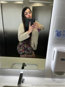 Like if i can spam you with booty pics part 2