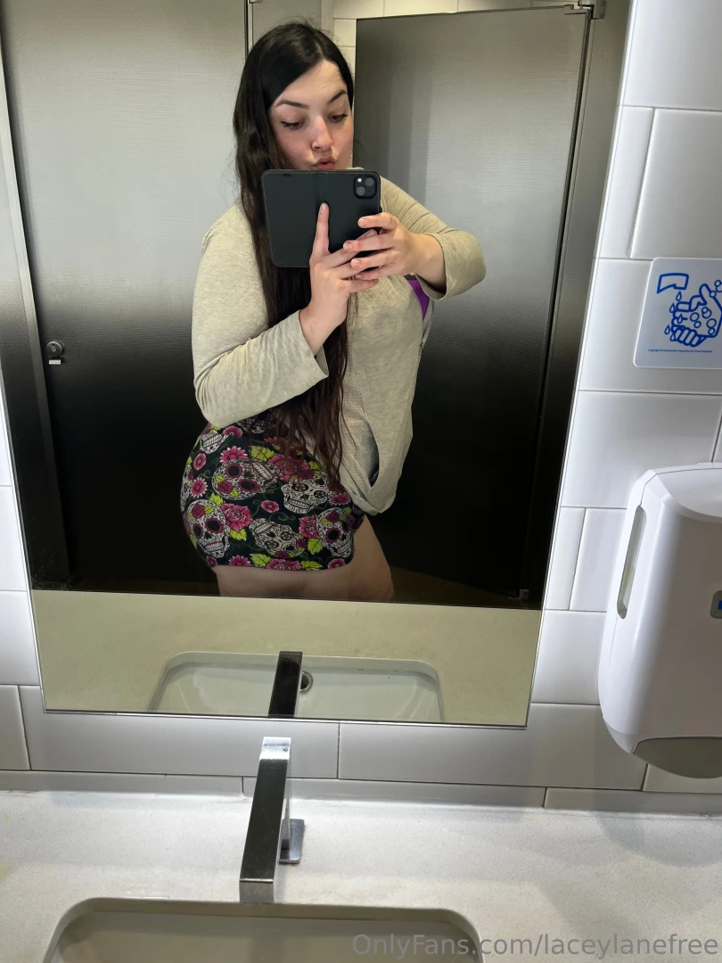 Like if i can spam you with booty pics 