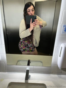 Like if i can spam you with booty pics part 5