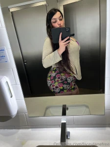 Like if i can spam you with booty pics part 3