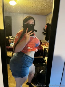 Like if i can spam you with booty pics it s only 7 days until my part 6