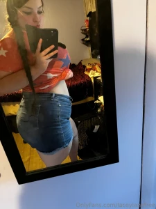 Like if i can spam you with booty pics it s only 7 days until my part 8