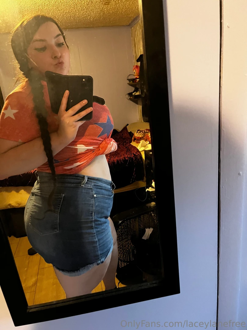 Like if i can spam you with booty pics it s only 7 days until my part 4 