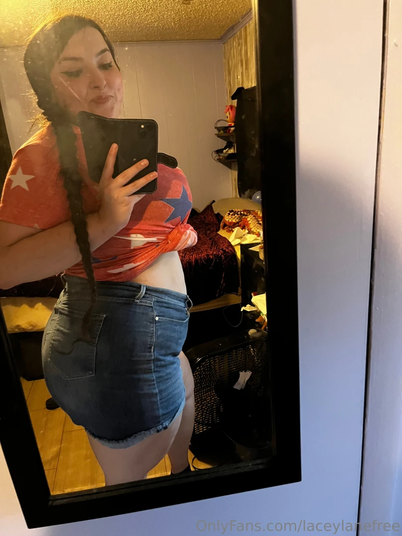 Like if i can spam you with booty pics it s only 7 days until my part 3 