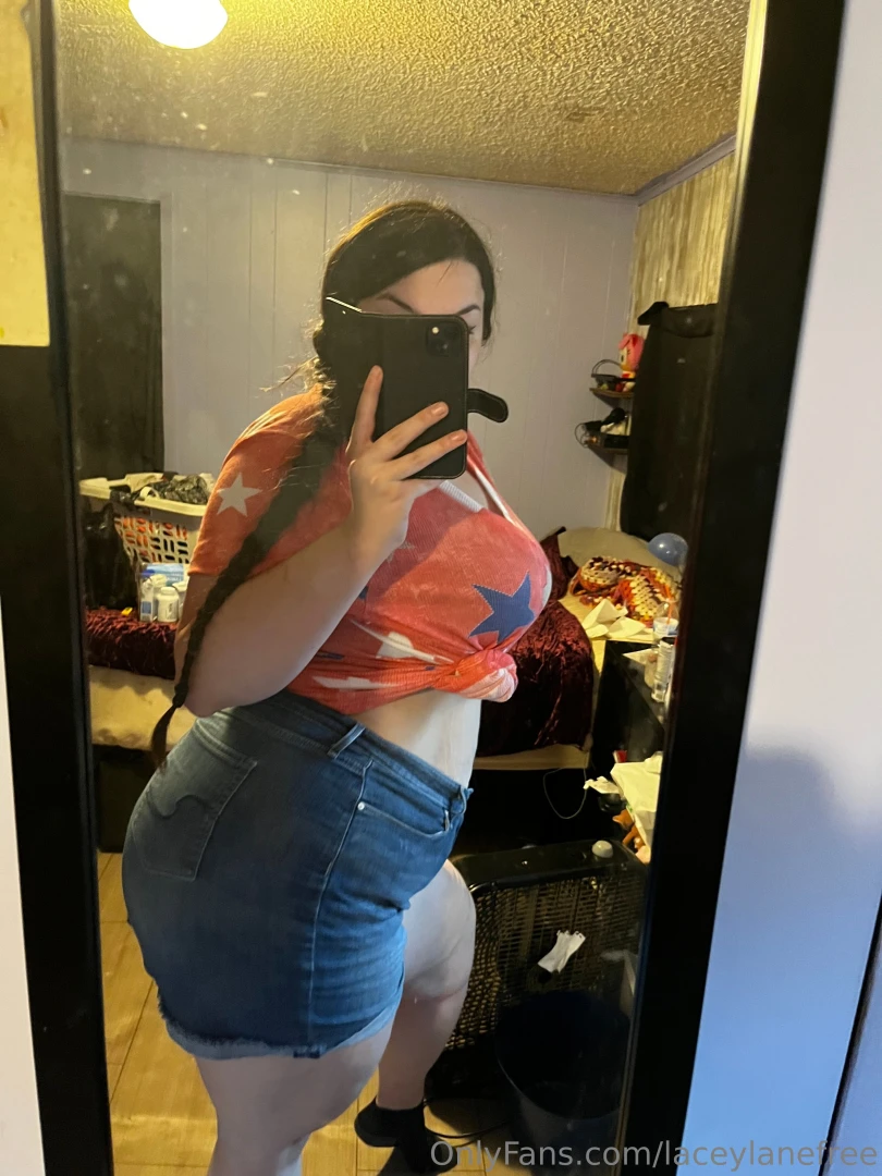 Like if i can spam you with booty pics it s only 7 days until my part 7 