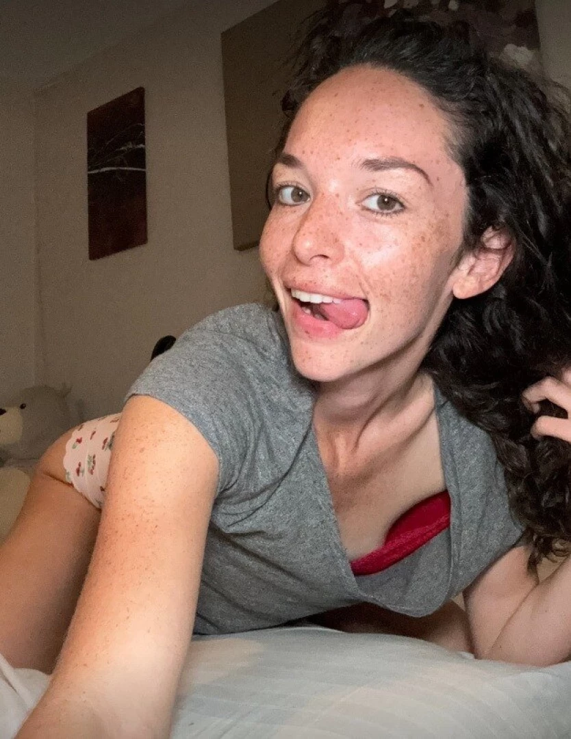 Can you pin me on the floor and treat me like a princess 