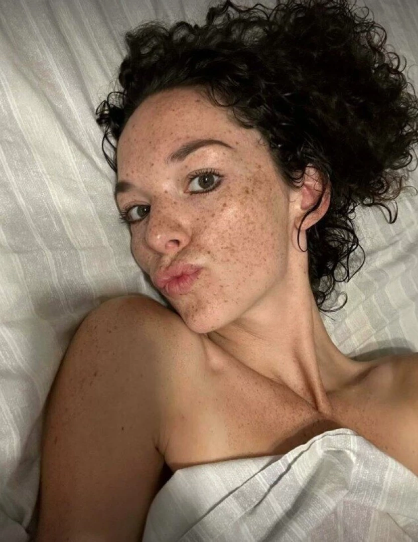 I bet you have a naughty side want to tell me all about it 