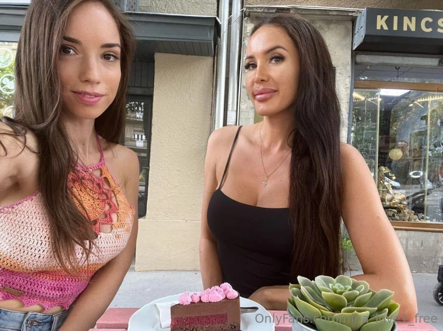 Follow my friend she just made an of page she is so hot 