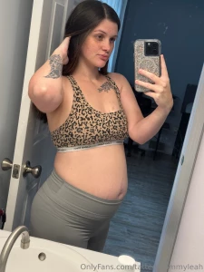 Do you like pregnant milfs