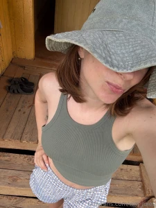 Should i keep the hat brim up or down part 2