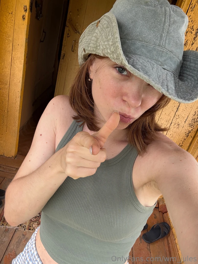 Should i keep the hat brim up or down 