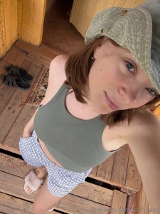 Should i keep the hat brim up or down part 1