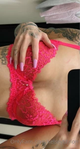 I took this picture in the dressing room because the bra looked so