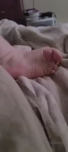 Toe wiggles and wrinkled soles