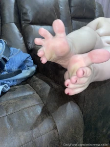Everyone loves my feet go check out my latest paid video you won t