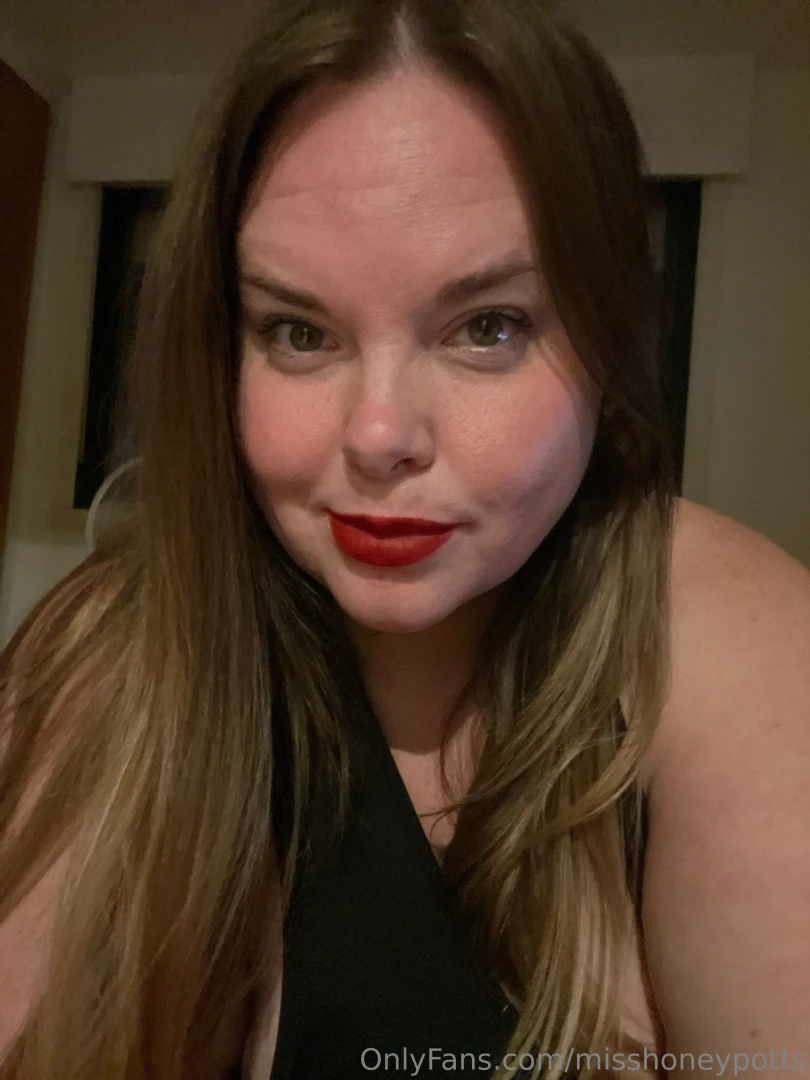 I ll be going live at 10 am est with a new try on haul don t miss out 