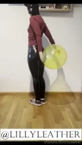 If you like asmr and balloons i have something for you