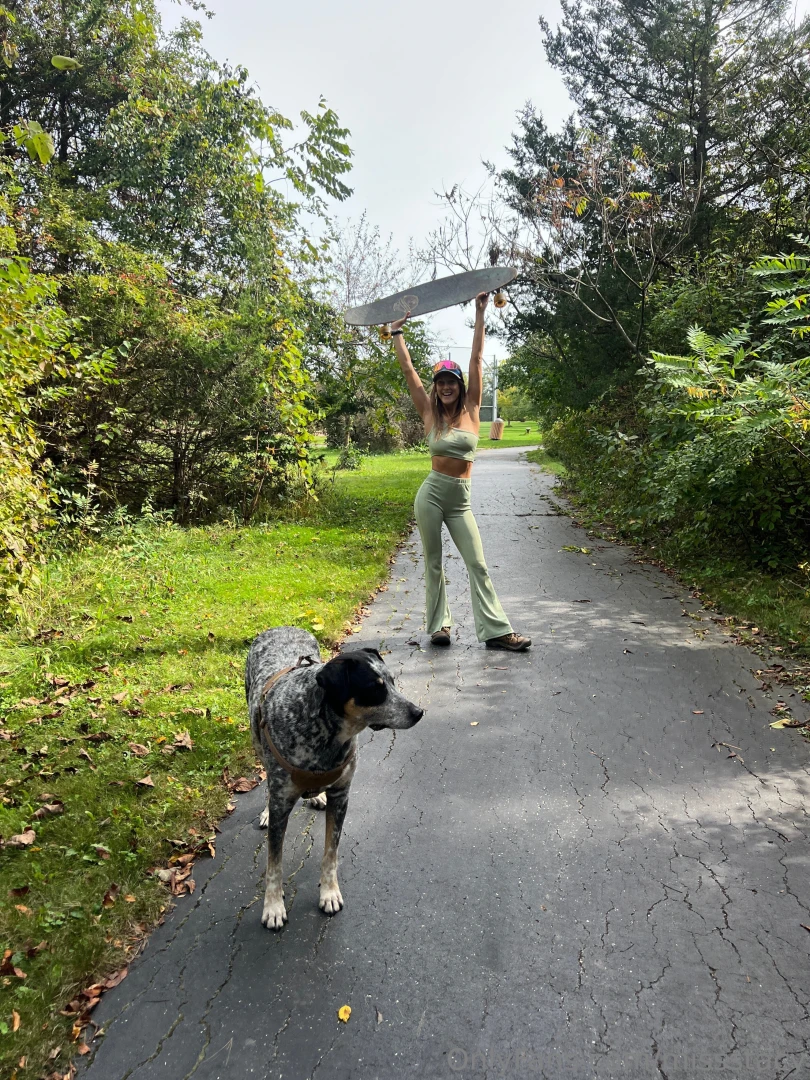 Hi babes it s a beautitiful day wouldn t you say help me out while i part 7 