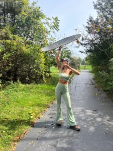 Hi babes it s a beautitiful day wouldn t you say help me out while i part 2