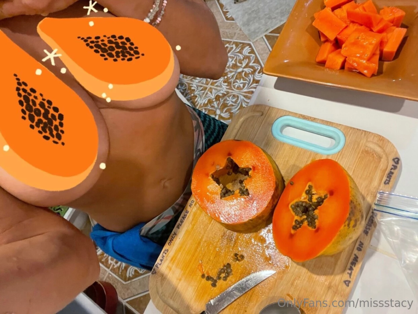 Mmm look at those papaya they are like stars follow sparksgowild for 