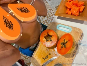 Mmm look at those papaya they are like stars follow sparksgowild for