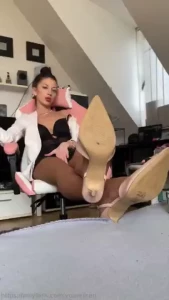 Smoking nylon fetish you should be near my heels while i smoke