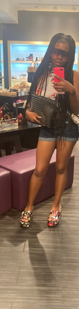 Fund my shopping sprees in vegas simply because i m hot amp gorgeous 