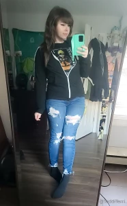 Another look at a pair of my new jeans they and i lol look so much