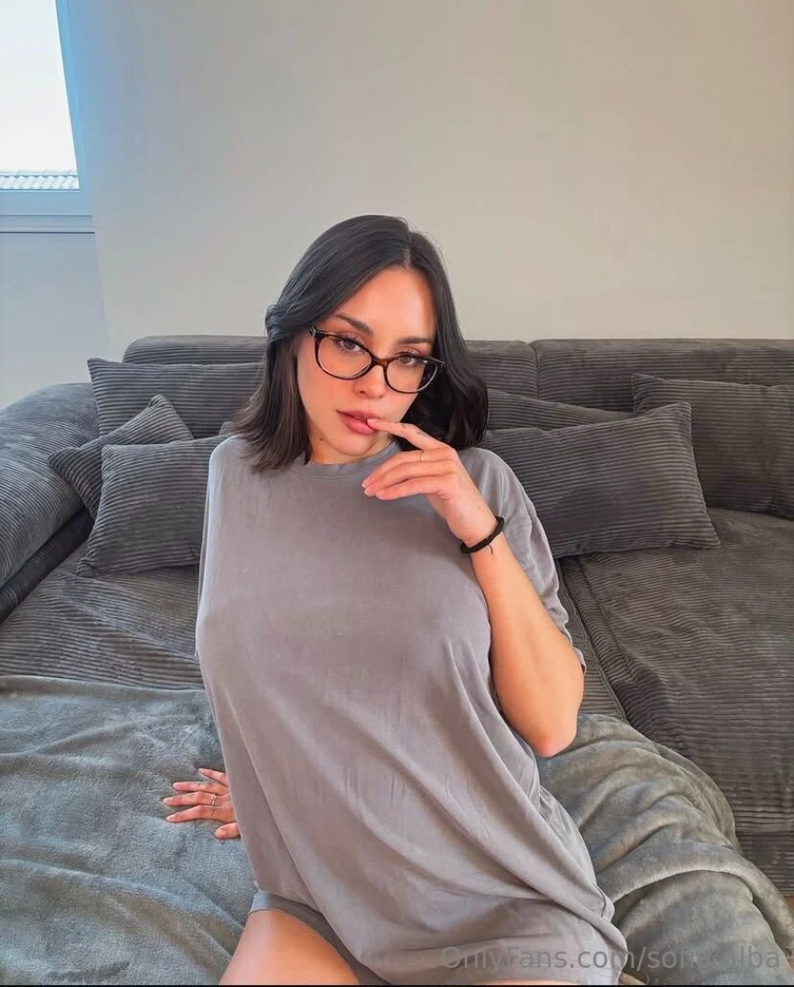 Every curve was made for your eyes 