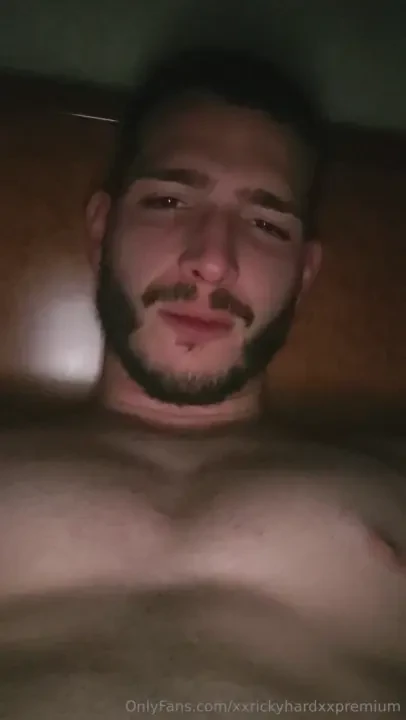 Good night everyone i am here in milan - italy for a live sex show part 1 