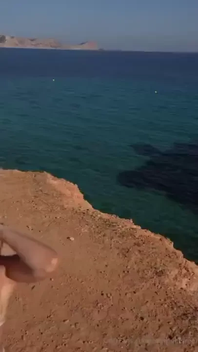 Oh look what s over there 