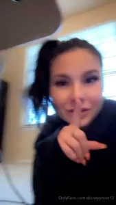 Flashing under my mom s work desk video on my vip disneyyrose