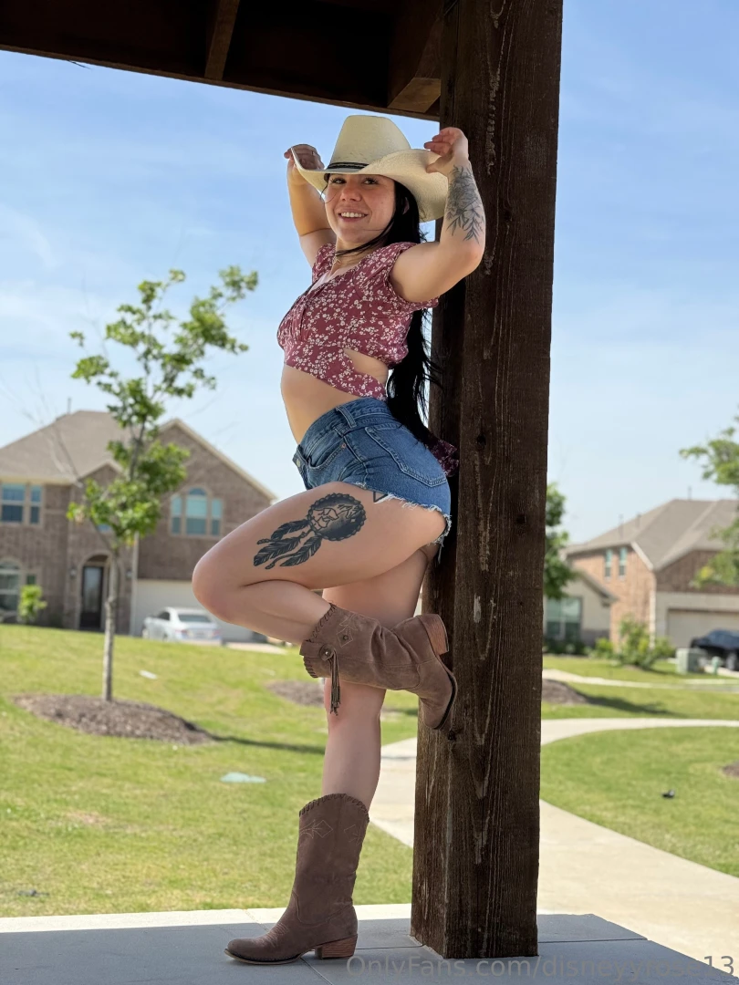 I posted a free cum show this morning on my vip disneyyrose go watch 