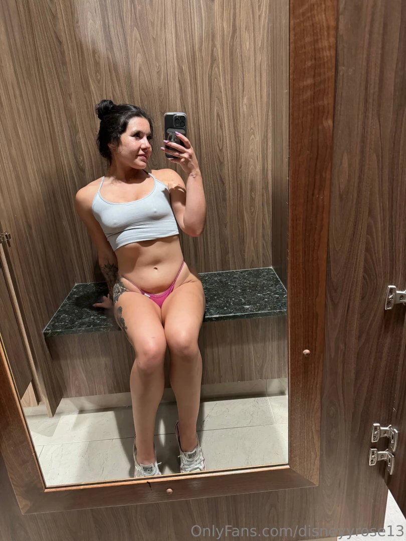 I post new xxx content every single day for my subs just go take a 
