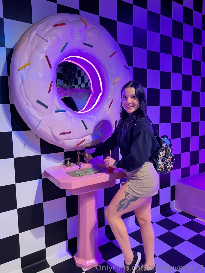 Xxx vip page disneyyrose - free cum show sent to your dms for joining 