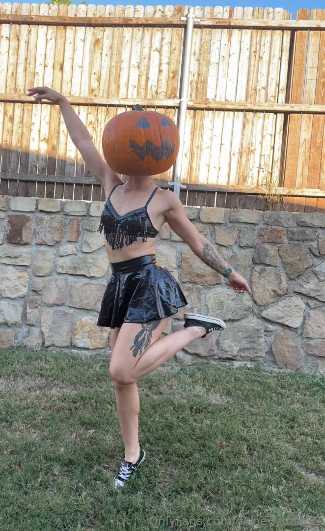 Happy halloween check your dms for a surprise vip disneyyrose 
