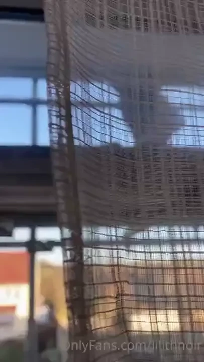 The scaffolding blokes still haven t clued up there is a health and 