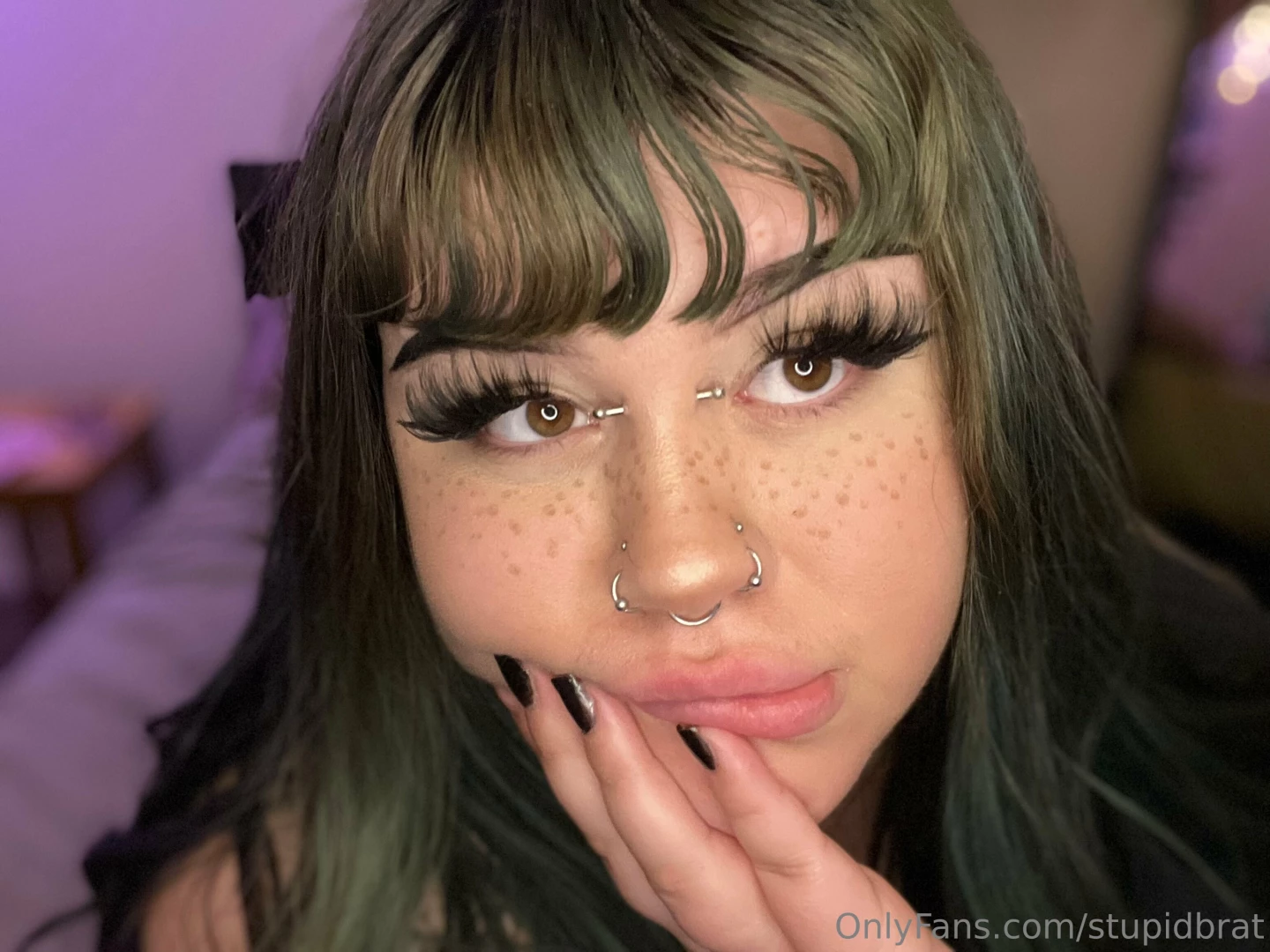 Would u cum all over this face 