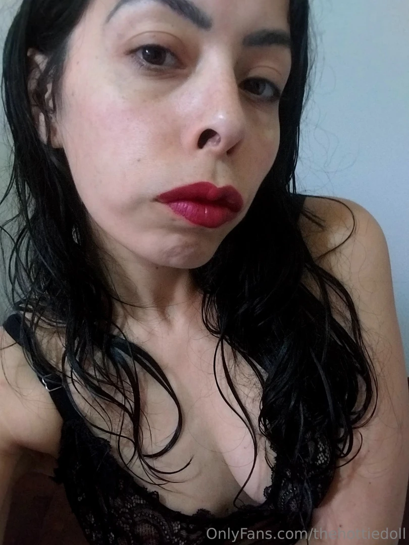 Come hide in the bathroom for a while and let s play 