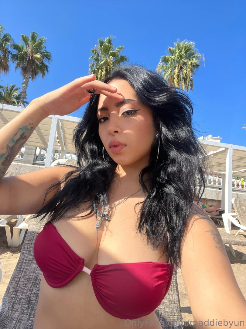 Come to the beach with me papi 