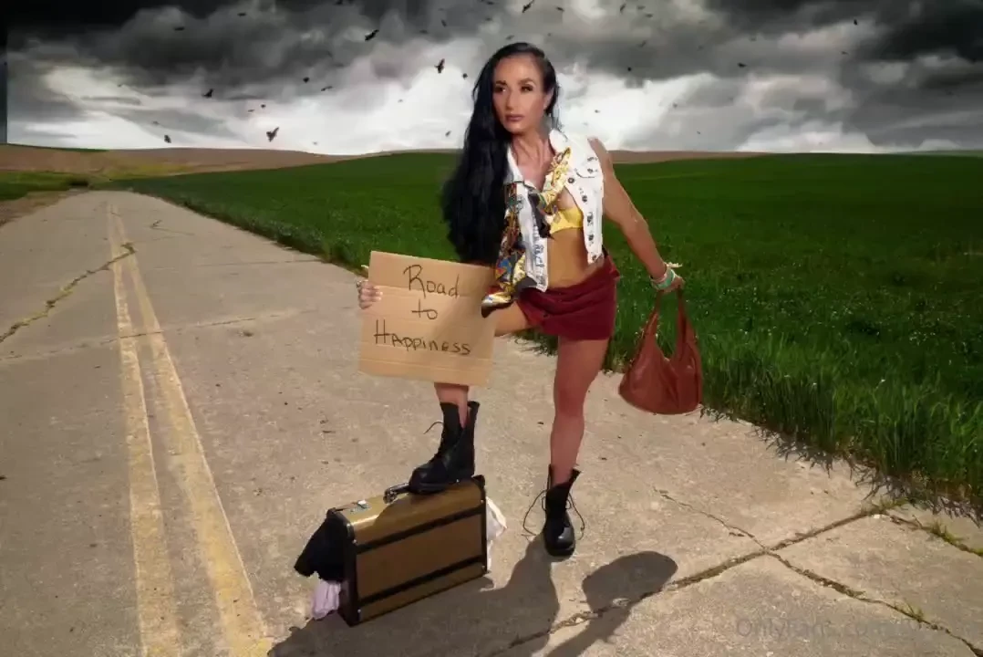 Don t miss out on tonight s sexxy ness here s a sneak peek 