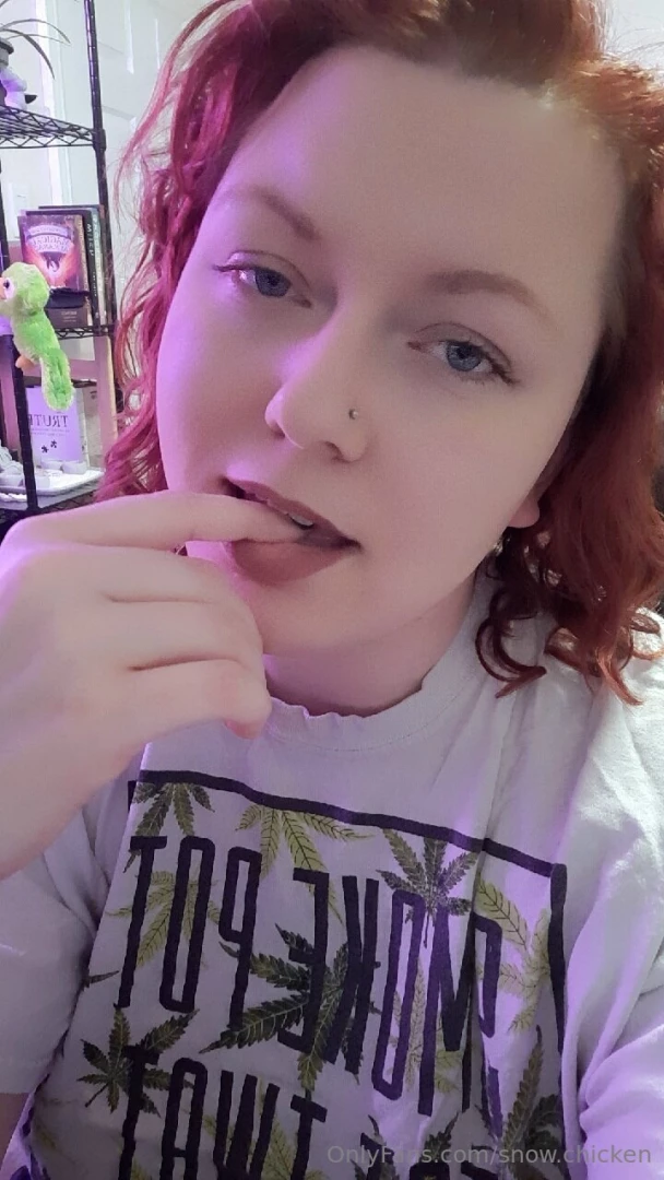 Saturday morning of weed and minecraft kinda wish i had something to 