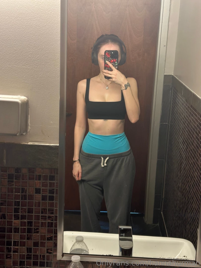 Are y all enjoying the daily gym pictures so far 
