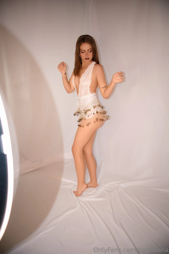 Belly dancing in my studio cant wait to share these videos and pics 