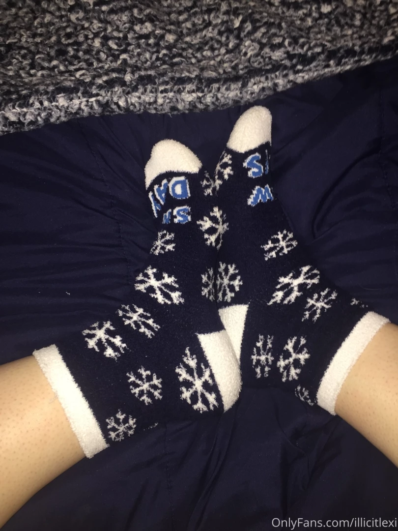 Selling feet pics in my messages 